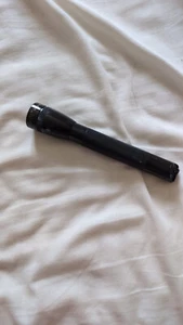 Mini Maglite Torch Mag-lite Black Pre Owned - Picture 1 of 4