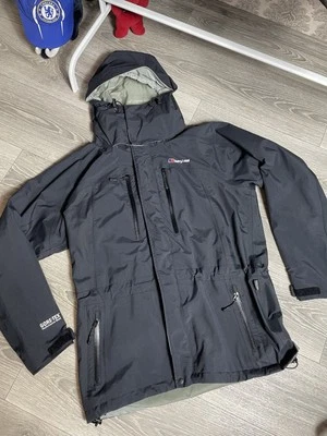 Berghaus Jacket Gore Tex Men’s Size M Long Black Membrane Ski Hiking  - Image 1 of 4