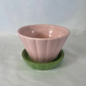 Vintage Shawnee Pottery Pink Green 3" Flower Pot Planter Attached Saucer 533 USA - Picture 1 of 9