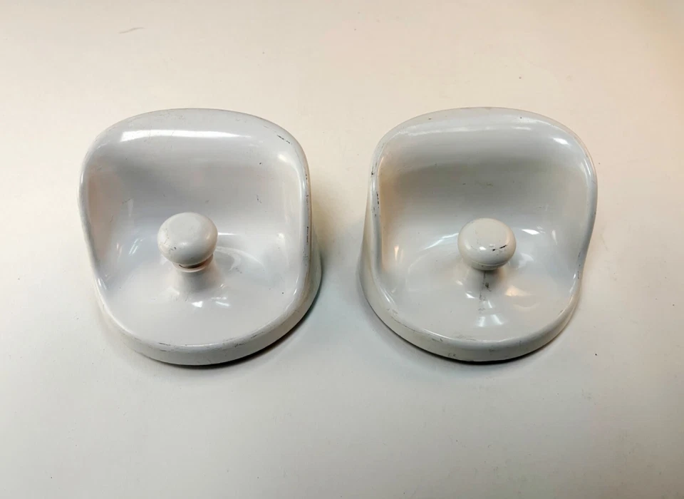 Ganchos Wardoabe de diseño Olaf Von Bohr - montados en la pared de colección - usados Foto 1 de 1