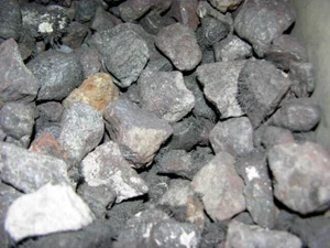 Lodestone magnetic magnetite mine rough 2 pound lots free priority shipping - Picture 1 of 2