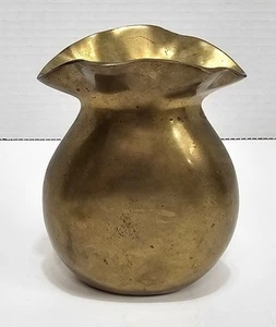 Vtg Heavy Solid Brass Vase With Scalloped Edges 4.5" Tall - Picture 1 of 7