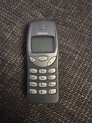 Nokia 3210 - Bild 1 von 4