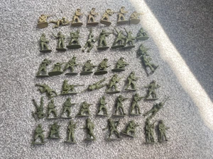 Vintage Airfix 1/32 WW2 Allies toy Soldiers x40 British Anzac US unpainted - Picture 1 of 1