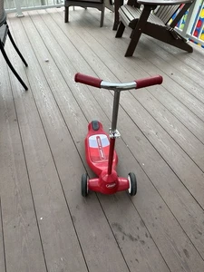 Red and White Radio Flyer 3-Wheel Scooter Classic - Picture 1 of 2