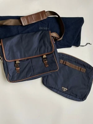 Bandolera Prada Nylon Logo VA0768 Azul Marino con Borde de Cuero Marrón Foto 1 de 4
