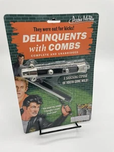 Delinquents with Combs, Fun Flip "Switchblade" Comb NEU, Archie McPhee. - Bild 1 von 2