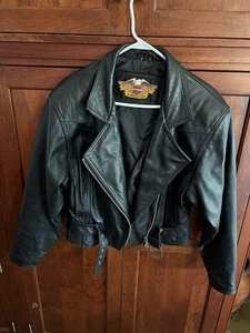 Chaqueta de motociclista Harley-Davidson de cuero negra para mujer mediana/tachuelas - Imagen 1 de 7