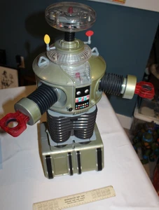 1998 Trendmasters LOST IN SPACE B-9 ROBOT 24” Large Figure Toy TV SHOW CLASSIC - Picture 1 of 19