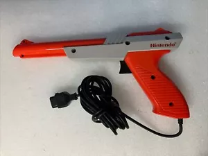 ~ Vintage Nintendo NES Duck Hunt Zapper Gun NES-005 Orange 1985 Original OEM - Picture 1 of 7