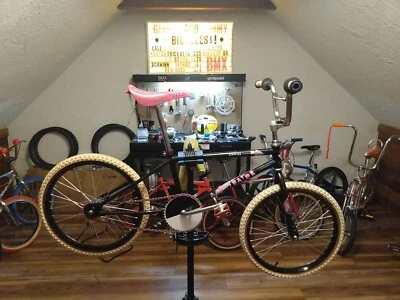 1985 Schwinn Predator BMX Bike Vintage Old school Pink And Black Beauty - Image 1 of 4