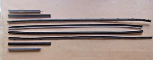 NUEVO 1970 Plymouth Barracuda Ventana Barrido Cinturón Weatherstrip Catwhisker Set - Imagen 1 de 2