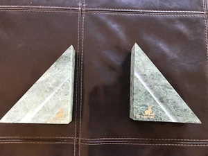 Paar Vintage ITT Hartford 6" grüne Marmor Buchstützen - Bild 1 von 6
