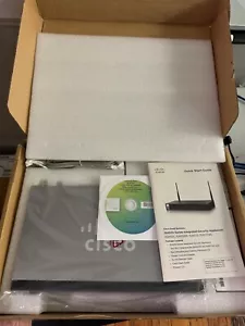 Dispositivo de servicio de seguridad integrado Cisco (ISA550W-K9 V01) - Imagen 1 de 2