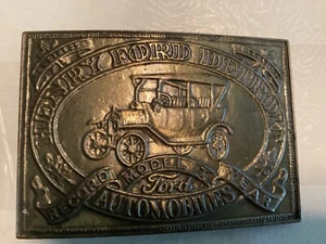 Hebilla de cinturón de latón vintage Lewis Hebillas Chicago Henry Ford Modelo T Hecho en EE. UU. - Imagen 1 de 2