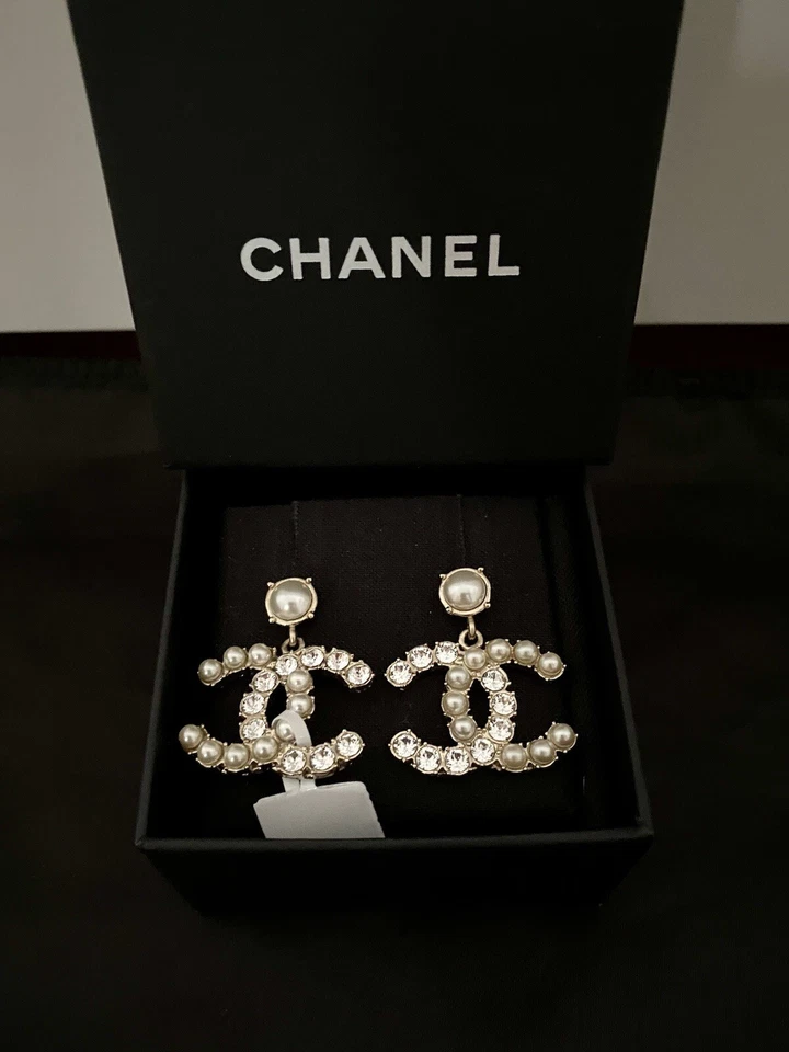 Auténticos Pendientes colgantes Chanel cristal perla deslumbrantes DominoCC. Foto 1 de 1