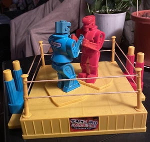 Vintage 2001 Mattel Rock'Em Sock'Em Roboter Boxspielzeug FUNKTIONIERT - Bild 1 von 2