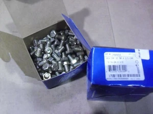 200 !!!  5/16-24 x 1/2"  Zinc Plated Hex Cap Screws Made In Canada - Picture 1 of 3