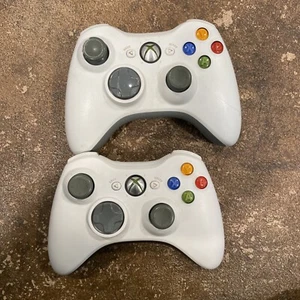 Official Microsoft XBOX 360 Lot of (2) Controllers  Authentic OEM Original WHITE - Picture 1 of 7