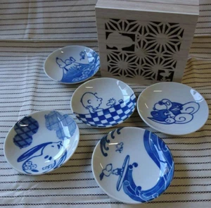 Snoopy Peanuts Small Dish Mini Plate set of 5 Round Wooden Box Japanese - Picture 1 of 3