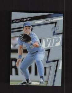 2025 Panini La Nazionale VIP Gold Pack #49 George Brett ARGENTO SP - Foto 1 di 2