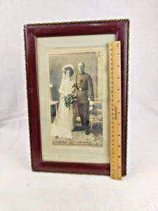 1911 Fotografia di una coppia di sposi. L'uomo indossa una divisa dell'impero tedesco - Foto 1 di 8