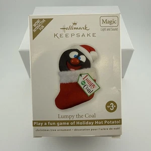 Hallmark Andenken Ornament 2011 Magic Light And Sound Interactive Lumpy The Coal - Bild 1 von 9