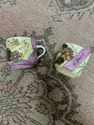 Taza de porcelana alemana vintage 1185, flores rosadas levantadas, borde dorado, mango ornamentado Foto 1 de 4