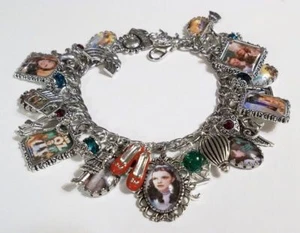 Wizard Of Oz Charm Bracelet Hand Crafted Glass Dorothy Toto Scarecrow Lion Tinma - Picture 1 of 9