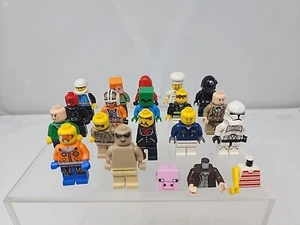 Y2K LEGO Minifigures Lot of 17 w/2 Torsos & 1 Head - City, Star Wars, Minecraft - Picture 1 of 4