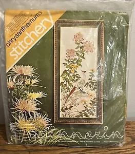 Vtg Spinnerin Marjorie Gosz Crewel Embroidery Kit Chrysanthemums Bird Paradise - Picture 1 of 2