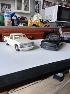2 Promo 92 Silverado sport side 1/25th scale model trucks - Picture 1 of 7