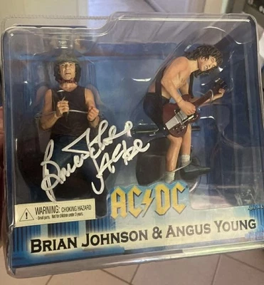 Figuras NECA Brian Johnson & Angus Young (AC/DC) FIRMADAS POR BRIAN JOHNSON (2025) Foto 1 de 2