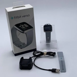 Fitbit Versa 2018 Smart Watch - Silver Medium Sport Band - Used With Box - Picture 1 of 12