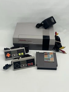 Nintendo NES Console Bundle With Mario Game Original NES-001 - Picture 1 of 8