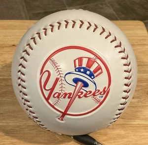 New York Yankees Large 7” Fotoball Commemorative Baseball MLB Collectible 2000 - Picture 1 of 3