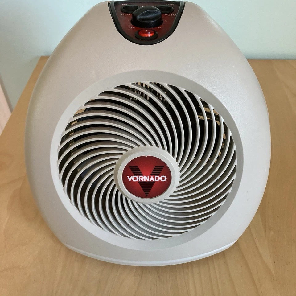 Vornado VH2 calentador de espacio para toda la habitación - ropa de cama Foto 1 de 4