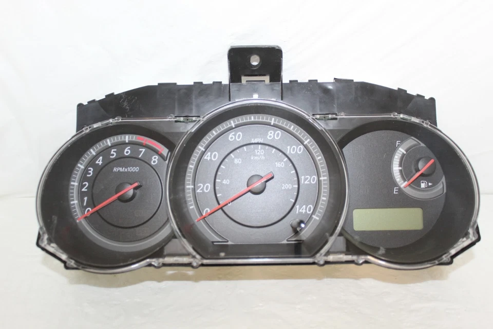 Cuadro de instrumentos velocímetro medidores del panel de instrumentos Nissan Versa 2012 63.464 millas Foto 1 de 4
