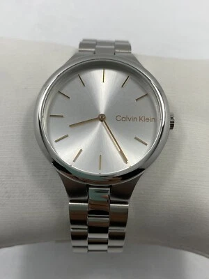 Reloj para mujer Calvin Klein de cuarzo vinculado tono plata acero inoxidable 25200128 Foto 1 de 4