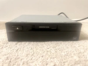 Honda 08A03-571-120 Car Cassette Player in Good Condition - Picture 1 of 1