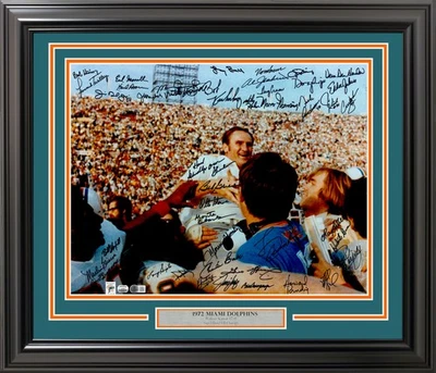 Dolphins Perfect Season Team 1972 foto enmarcada automática 20x24 40+ Sigs Shula Beckett Foto 1 de 4