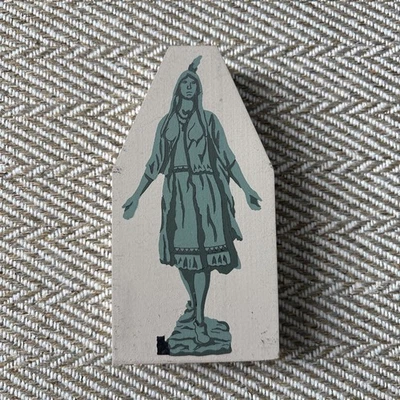 Cat's Meow Pocahontas Statue Jamestown, Virginia Faline 1995 Wooden Shelf Sitter - Image 1 of 4