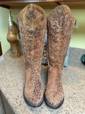 BOTAS VAQUERAS ANTIGUAS GRINGO LEOPARDITO CUERO talla 9.5 CORRETILLA LATERAL PRECIOSAS Foto 1 de 4