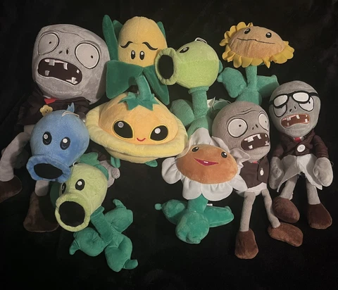 Plants vs Zombies PvZ plush Linxin + other rares Variety  LOT OF 10 Used RARE Cover