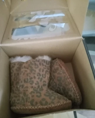 Crib UGG Australia Cassie Leopard Boot 1001781 NIB Sz 01 - Image 1 of 4