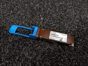 Original Juniper JNP-QSFP-100GBASE-LR4 - 740-061409 - SMF 10Km 1310nm 70C - Bild 1 von 1