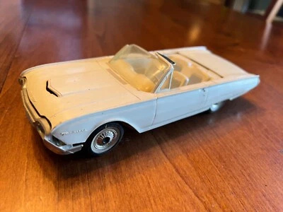 VINTAGE AMT 1961 FORD THUNDERBIRD CONVERTIBLE DEALER PROMO FRICTION CAR - Image 1 of 4