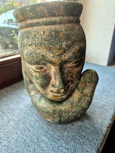 Dekofigur "Hand hält Vase in Gesichtform" Ton? Beton?? ca. 24 cm - Bild 1 von 5