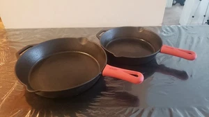 Cuisinel Cast Iron Skillet Set W/ Silicon handles 3 Pack (10” and 12") - Picture 1 of 12