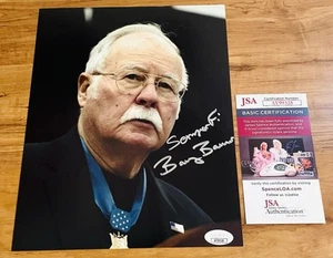 Foto firmada por Harvey Barnum Medalla de Honor 8x10 certificado de autenticidad JSA MOH MARINES C - Imagen 1 de 3